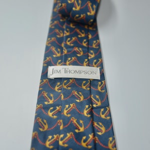 Pode incluir: Um conjunto de tr&ecirc;s canecas de cer&acirc;mica com acabamento fosco e salpicado. As canecas s&atilde;o em tons de creme, cinza claro e cinza escuro. Cada caneca tem um design simples e minimalista, ideal para caf&eacute; ou ch&aacute;.