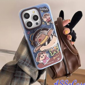 Kit di adesivi magnetici con patchwork di jeans e cartoni animati per iPhone 17/16/15 Pro Max, badge intercambiabili con personaggi di Zoozoo, compatibile con MagSafe.