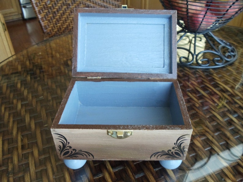 Handgeschilderde sieradendoos Trinket Box Stash Box Blauwe doos One of a Kind Doos afbeelding 3