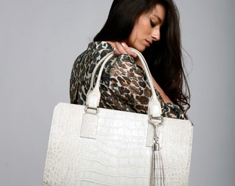 Handmade leather tote bag VILLO in cream beige, croc croco | Womens business bag, everyday oversized tote | Ethically made