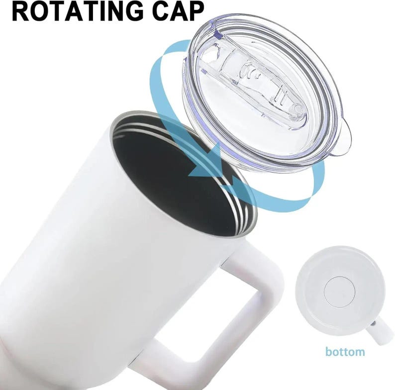 Puede incluir: Taza de viaje blanca con tapa giratoria, asa y tapa transparente. El texto "ROTATING CAP" est&aacute; en la parte superior. Tambi&eacute;n se muestra una base blanca separada. La taza est&aacute; dise&ntilde;ada para bebidas fr&iacute;as o calientes.