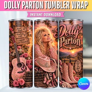 Può includere: Tre bicchieri cilindrici a tema Dolly Parton. I disegni includono una chitarra acustica rosa, un ritratto di Dolly Parton con un cappello da cowboy rosa e un paio di stivali da cowboy rosa. Il testo include Music Heals, Kindness Lasts, Legends Live Forever e Dolly Parton 1946-2026.