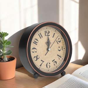 Vintage Desk Alarm Clock Silent Table Clock Retro Style Home Study Decoration