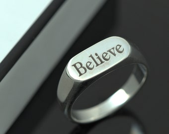 Chevalière personnalisée en argent sterling : bague plate personnalisée