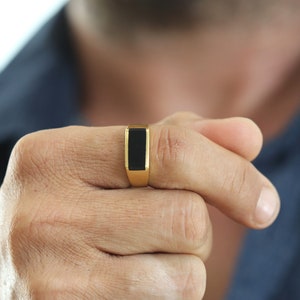 Men&#39;s 14K Gold Onyx Ring: Rectangle Signet Wedding Band