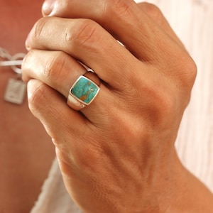 Anel de turquesa genuína em prata esterlina 925 para homens, anel com sinete de pedra preciosa azul esverdeada, aliança de casamento de prata exclusiva hippie, presente de Natal para homens
