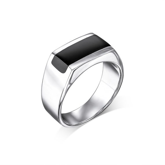 Signet ring in silver with onyx for men