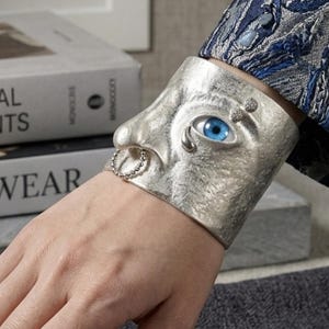 Chunky Gesicht Statement Armreif für Frauen, Vintage Eye Cuff Armband, Silber Farbe Armband, Geschenk für sie, Bester Freund Geschenk, einzigartiger Schmuck