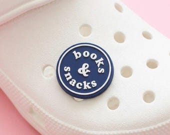 Adorno para zapatos con diseño de libros y snacks / Accesorio para zuecos para amantes de los libros / Pin para zapatos con temática gastronómica / Decoración con temática de lectura / Regalo para profesores, adolescentes y estudiantes