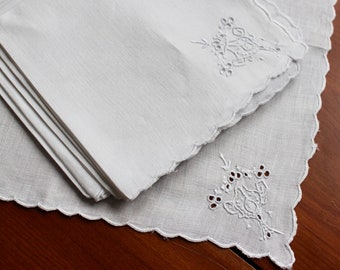 Vintage Napkins White Linen Luncheon Dinner Embroidered Madeira Cutwork 6 Hand Loving Cup Unused