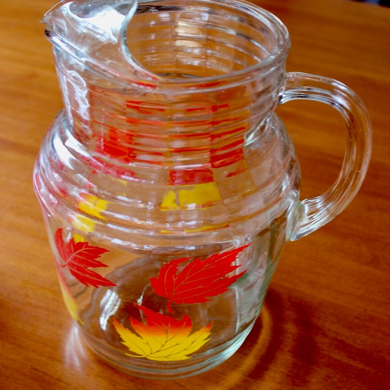 Vintage Pitcher 6 Glasses Tumblers Maple Leaf Autumn Fall Mid Century MCM Red Orange Yellow Glass Libbey image 4