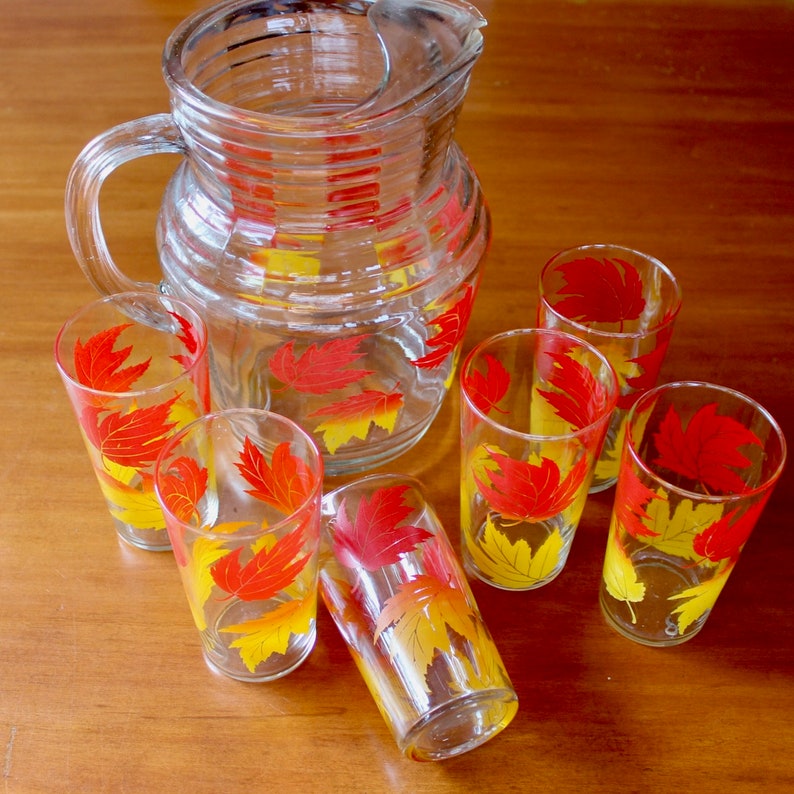 Vintage Pitcher 6 Glasses Tumblers Maple Leaf Autumn Fall Mid Century MCM Red Orange Yellow Glass Libbey image 9