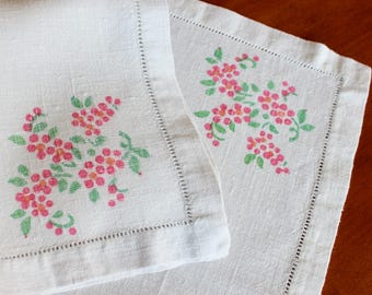 Vintage Linen Napkins 6 Printed Flowers Off-White Pink Orange Green Luncheon Dinner