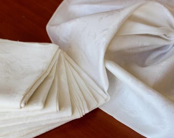 Vintage Linen Napkins Damask White 8 Dinner Size Large Off White Ivory Fancy Floral Lapkins