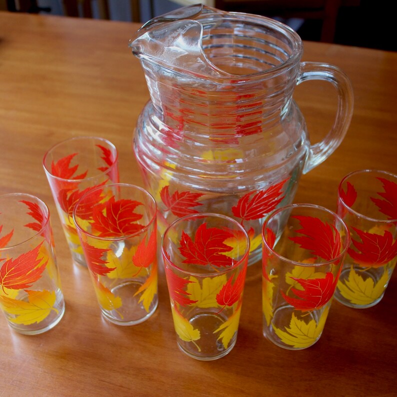 Vintage Pitcher 6 Glasses Tumblers Maple Leaf Autumn Fall Mid Century MCM Red Orange Yellow Glass Libbey image 3