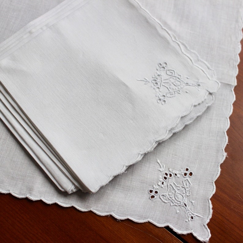 Vintage Napkins White Linen Luncheon Dinner Embroidered Madeira Cutwork 6 Hand Loving Cup Unused image 1