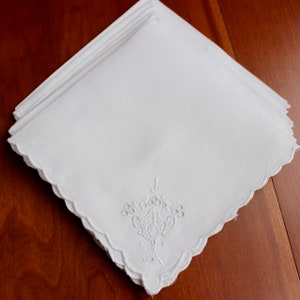 Vintage Napkins White Linen Luncheon Dinner Embroidered Madeira Cutwork 6 Hand Loving Cup Unused image 3