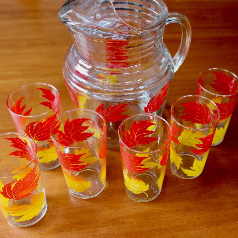 Vintage Pitcher 6 Glasses Tumblers Maple Leaf Autumn Fall Mid Century MCM Red Orange Yellow Glass Libbey image 2