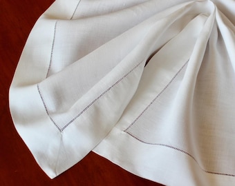 Nappe carrée simple en lin blanc vintage, ourlet surpiqué, 74 cm (29 pouces), unie et fine