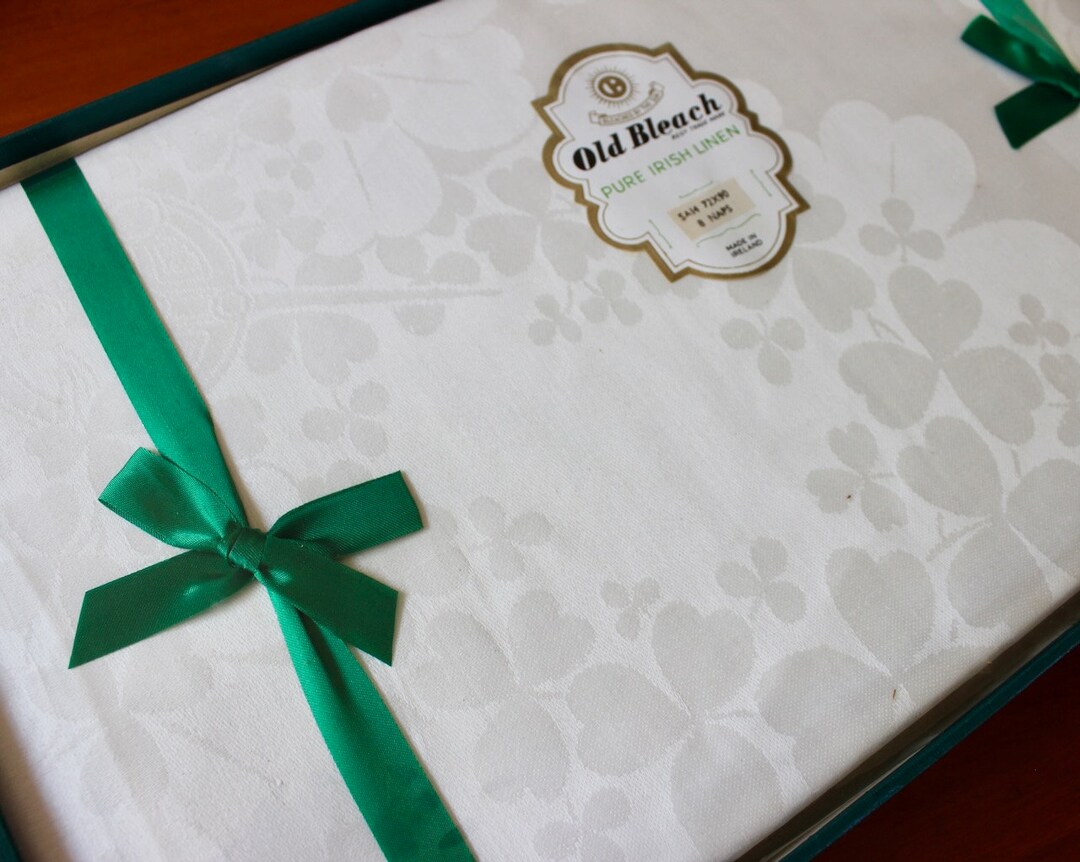 Vintage Irish Linen Tablecloth Damask Unused 90 X 72 and 8 Napkins 22