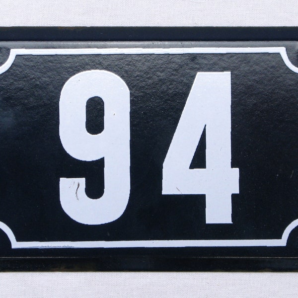 Plaque d'immatriculation de maison n° 94, émail original français bleu et blanc, ancien numéro de maison français, numéro de maison en émail (0121)