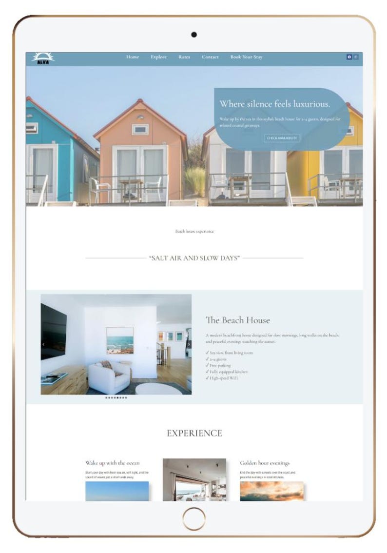 Puede incluir: Una tableta muestra un sitio web de alquiler de casas de playa. El sitio presenta im&aacute;genes de casas de playa coloridas y el texto "Donde el silencio se siente lujoso". El sitio tambi&eacute;n incluye informaci&oacute;n sobre la experiencia de la casa de playa y reservas.