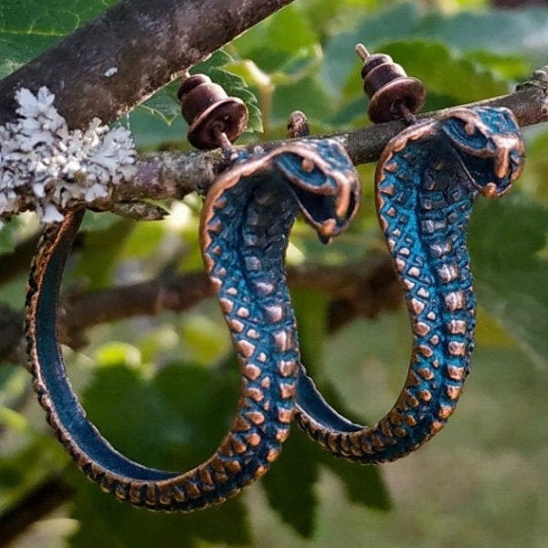 Cobra bronze green hoops Cobra vert créoles Boucles d'oreilles serpent zirconium bleus traversantes