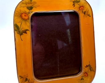 Vintage Yellow Enamel Daisy Picture Frame - Mid-Century Swivel Back Easel 3x4 Photo Frame, Retro Floral Cottagecore Tabletop Decor