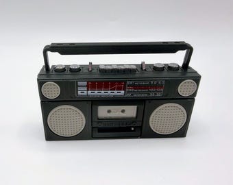 Miniature 1980s Boombox Radio, 1:12 Scale Dollhouse Retro Cassette Player