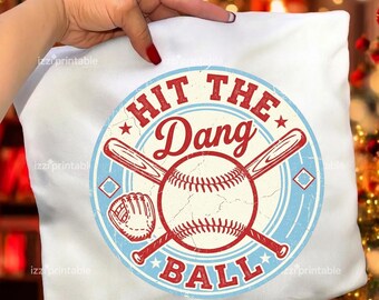 ¡Golpea la maldita pelota de béisbol! PNG, diseño de camiseta gráfica retro, fanático del día del partido.