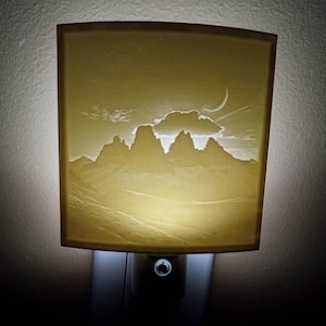Crescent Moon Desert Lithophane Night Light | 3D Printed Celestial Scene (US Plug)