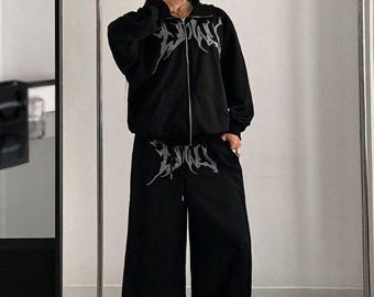 Conjunto deportivo con estampado de metal gótico, sudadera con capucha extragrande negra estilo Y2K con cremallera y pantalones deportivos de pierna ancha, SixthmanGear