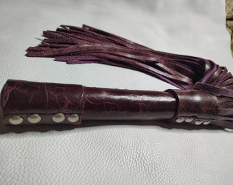 Purple stingy flogger