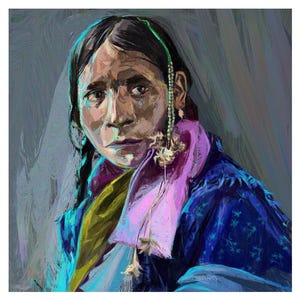 Puede incluir: Retrato de pintura al óleo de una persona con cabello oscuro en trenzas, que lleva una chaqueta azul estampada y una bufanda rosa. La persona tiene una expresión seria, con joyas en el cabello y en la oreja.
