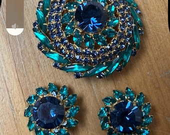 6. Vintage Blue Green Rhinestone Brooch and Earrings Set Gold Tone Statement Jewelry Mid Century Retro