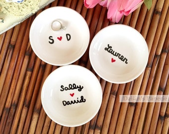 Engagement RING DISH, Personalized gift, Hand painted, Gift for the bride, Customized Ring holder, wedding gift, trinket dish