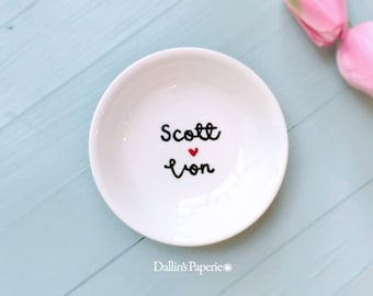 Engagement RING DISH, Personalized gift, Hand painted, Gift for the bride, Customized Ring holder, wedding gift, trinket dish