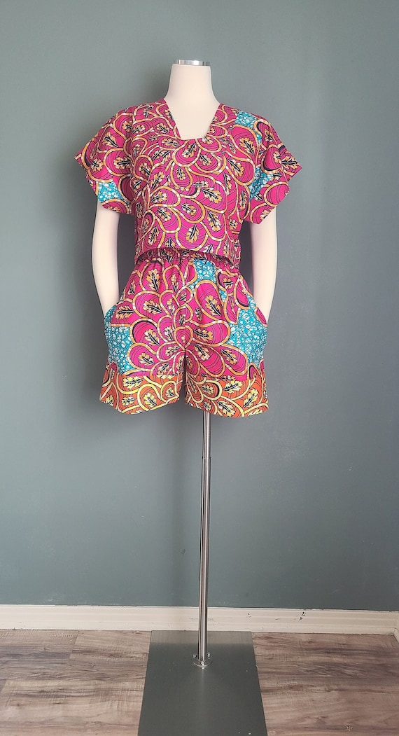 パンツ SUNSET SHORT - COTTON AFRICAN PRINT Nafasi Women's African Print Wide Leg Shorts (Abstract Lines)