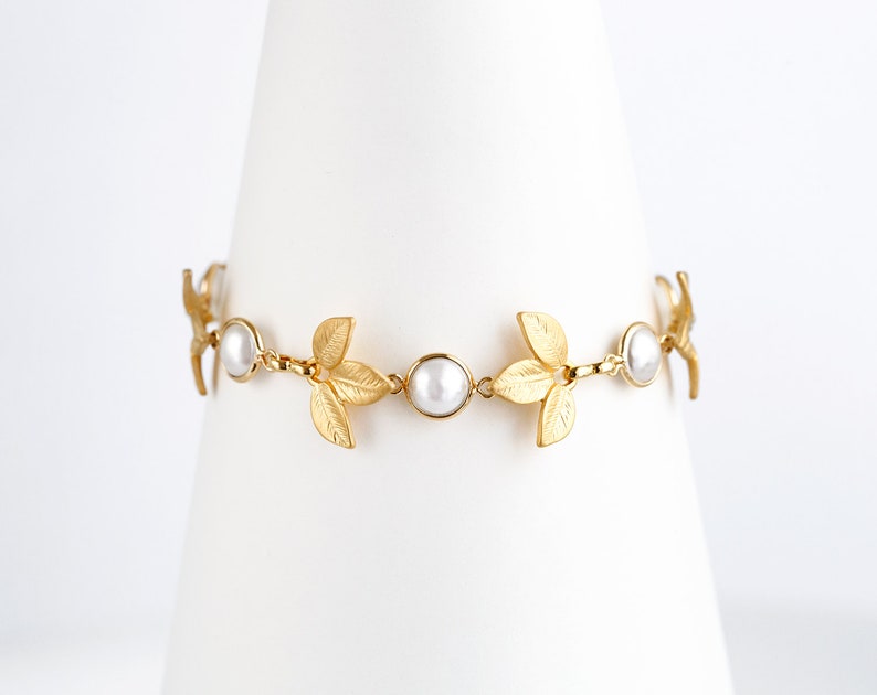 Leaves bracelet Leaf bracelet Gold bracelet Pearls bracelet Leaves bracelet gold Bridesmaid gift Floral bracelet Gold leaf bracelet 954.