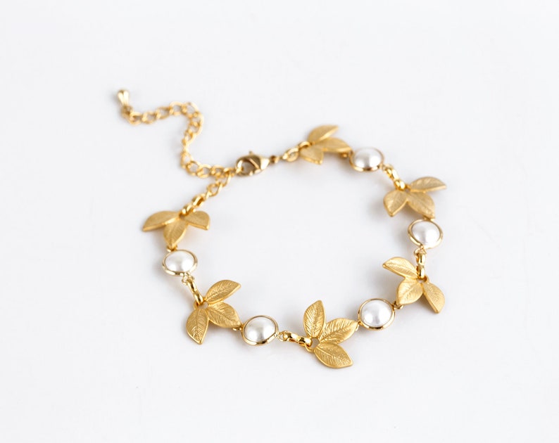 Leaves bracelet Leaf bracelet Gold bracelet Pearls bracelet Leaves bracelet gold Bridesmaid gift Floral bracelet Gold leaf bracelet 954.