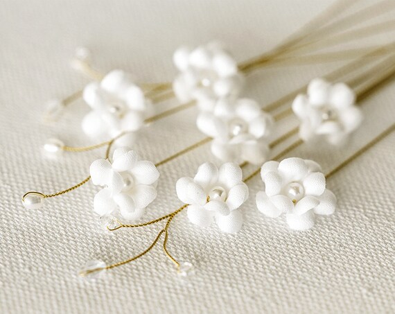 425 Wedding Hair Flowers White Silk Flowers Flower Hair Etsy