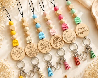 Gepersonaliseerd kralenkoord als cadeau voor de leerkracht, houten kralen sleutelhanger met badgehouder, kleurrijke handgemaakte sleutelring, ID-koordaccessoire voor verpleegkundigen en verpleegkundigen