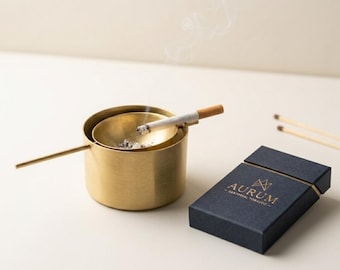 Cenicero de latón hecho a mano con tapa abatible, cenicero de metal vintage, decoración moderna de mediados de siglo, soporte para cigarrillos estilo boho, accesorio para fumar de latón