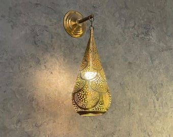 Aplique de pared marroquí de latón hecho a mano - Lámpara de pared estilo lágrima bohemia - Iluminación de latón grabado, hoteles, restaurantes - Decoración artística única