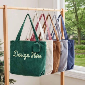 Personlig broderad manchesterväska, tygväska med eget namn, brudtärnepresent, viktig weekendgåva, husdjurspresent, eidpresent