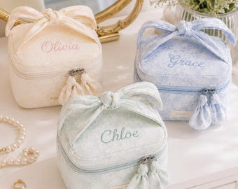Personalized Embroidered Makeup Bag,Cute Floral Bow Cosmetic Pouch,Cosmetic Pouch,Travel Organizer,Gift for Her,Bridesmaid Party Gift