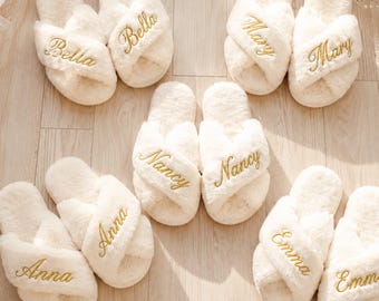 Personalized Fluffy Slippers,Custom Name Bridesmaid Gift for Wedding Party,Bride to Be Bachelorette Present,Custom Fluffy Slippers