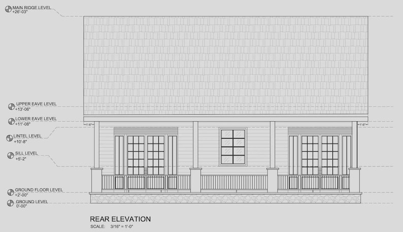 Peut inclure: Un dessin architectural technique d'une &eacute;l&eacute;vation arri&egrave;re montrant une maison avec un toit &agrave; pignon, un porche couvert avec colonnes et balustrades, deux portes-fen&ecirc;tres et une fen&ecirc;tre centrale. Les niveaux indiqu&eacute;s sont Main Ridge Level +26'-03", Upper Eave Level +13'-06", Lower Eave Level +11'-08", Lintel Level +10'-8", Sill Level +5'-2", Ground Floor Level +2'-00" et Ground Level 0'-00".