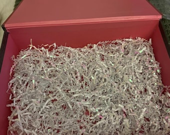 Diamond White Crinkle Cut Paper Shred 4.5oz–Gift Basket Filler Grass, Decorative Cushion Paper for Gift Boxes, Wedding, Christmas packing