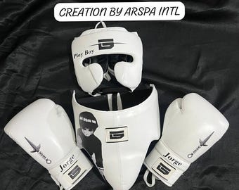 Conjunto de boxeo personalizado de Rock Lee: guantes de boxeo, protector de cabeza y protector inguinal de anime en azul real o rosa bebé. Equipo de entrenamiento Naruto Shinobi.